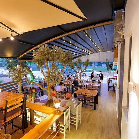 Hotel Veliaj Ksamil Kültér fotó