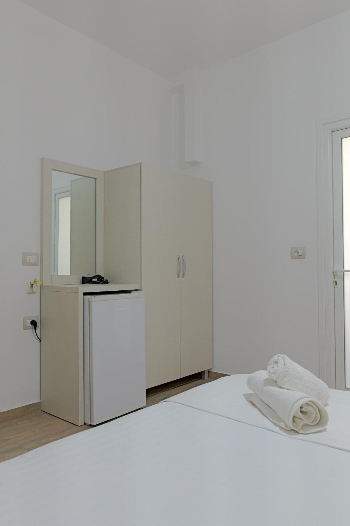 Hotel Veliaj Ksamil Kültér fotó