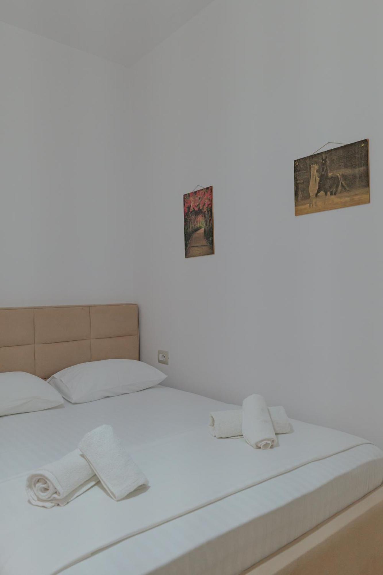 Hotel Veliaj Ksamil Kültér fotó