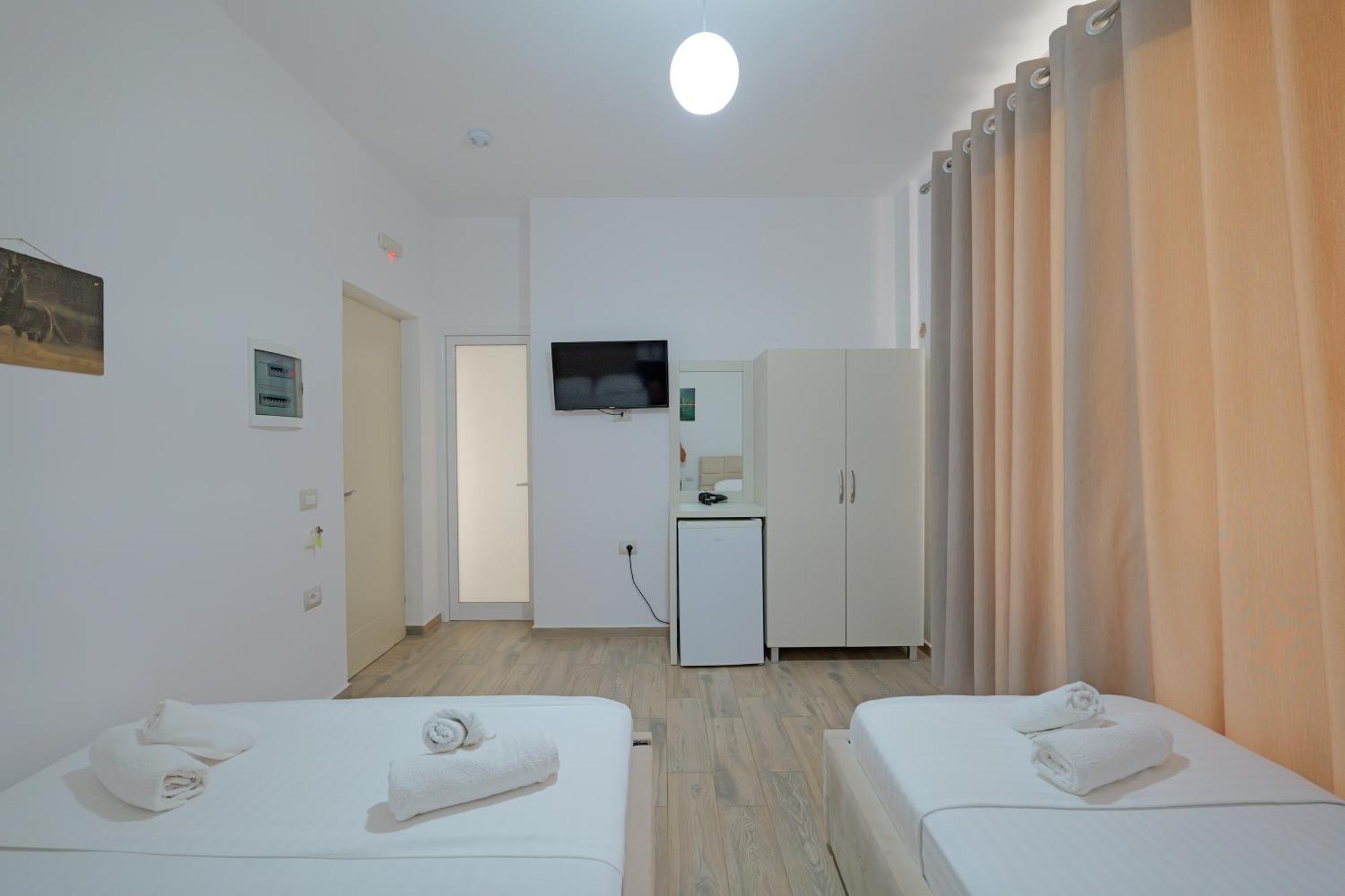 Hotel Veliaj Ksamil Kültér fotó