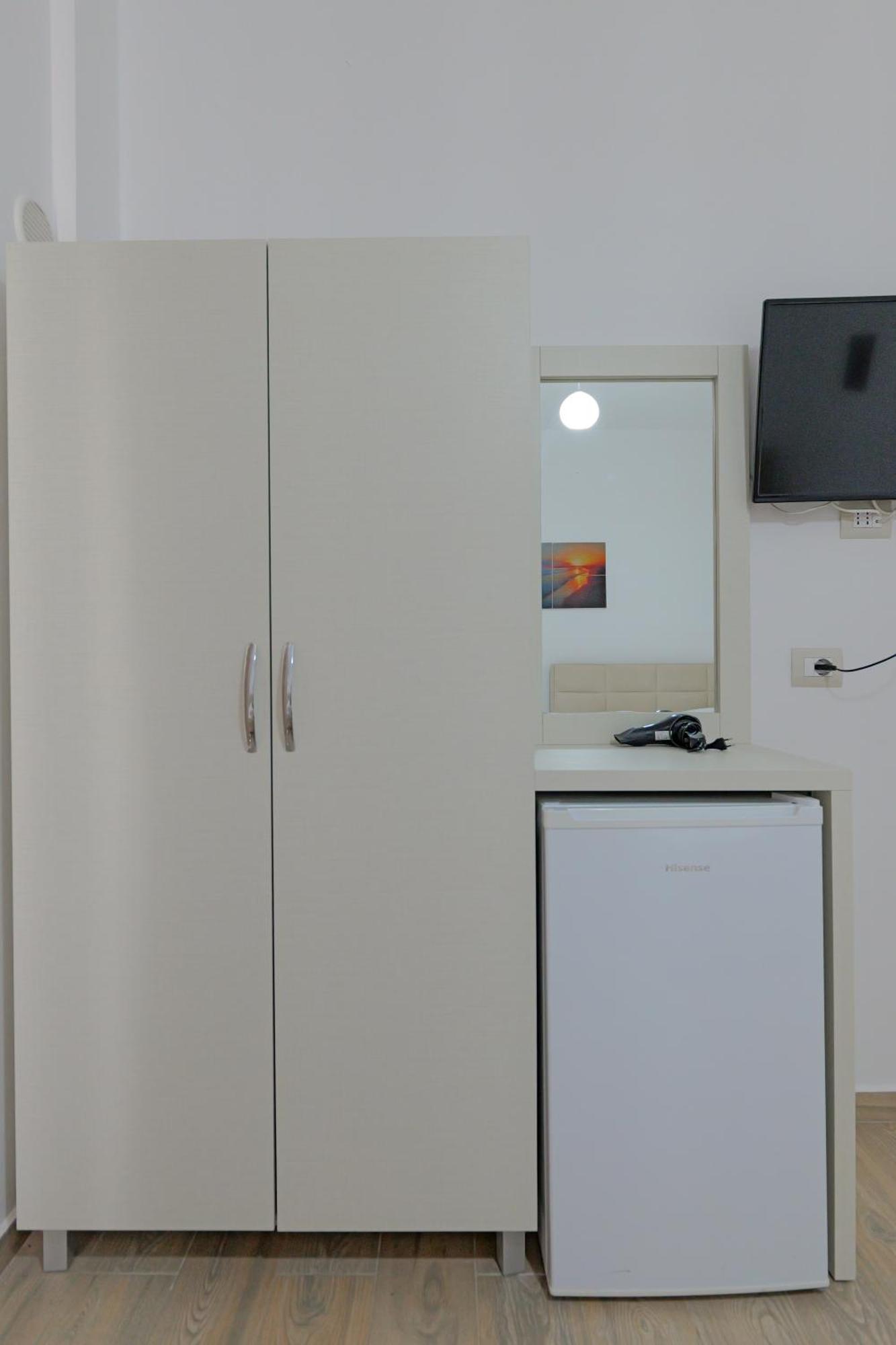 Hotel Veliaj Ksamil Kültér fotó